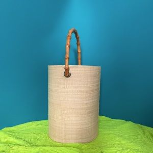 Wine/beverage holder